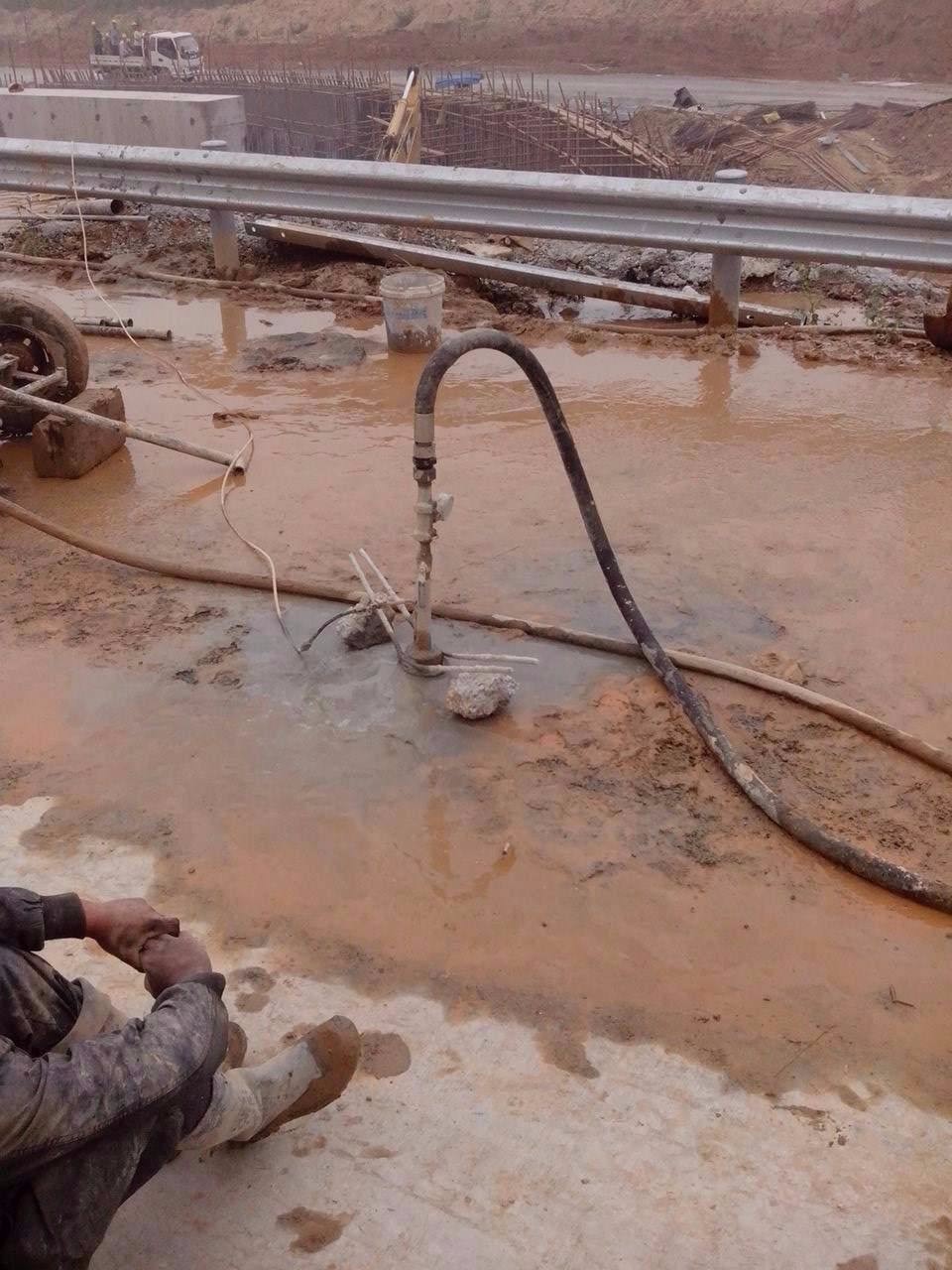 东宝路基压密注浆